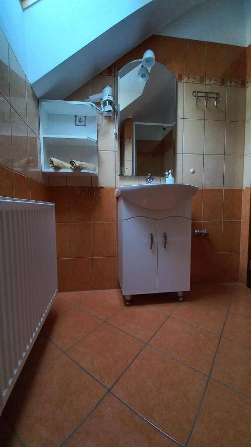 Nefelejcs Fagyizo Es Apartmanhaz Kistolmacs Exterior photo