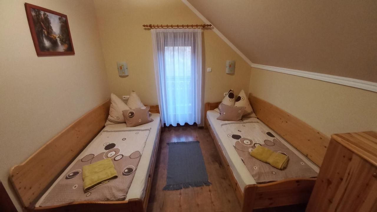 Nefelejcs Fagyizo Es Apartmanhaz Kistolmacs Exterior photo