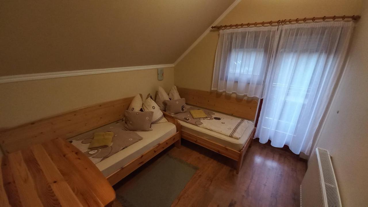 Nefelejcs Fagyizo Es Apartmanhaz Kistolmacs Exterior photo