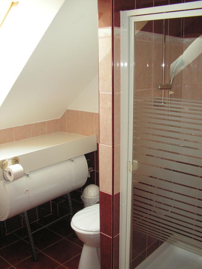 Nefelejcs Fagyizo Es Apartmanhaz Kistolmacs Exterior photo