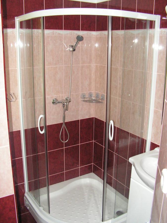 Nefelejcs Fagyizo Es Apartmanhaz Kistolmacs Exterior photo