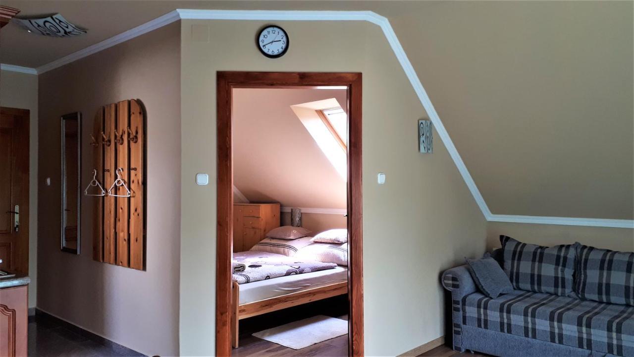 Nefelejcs Fagyizo Es Apartmanhaz Kistolmacs Exterior photo